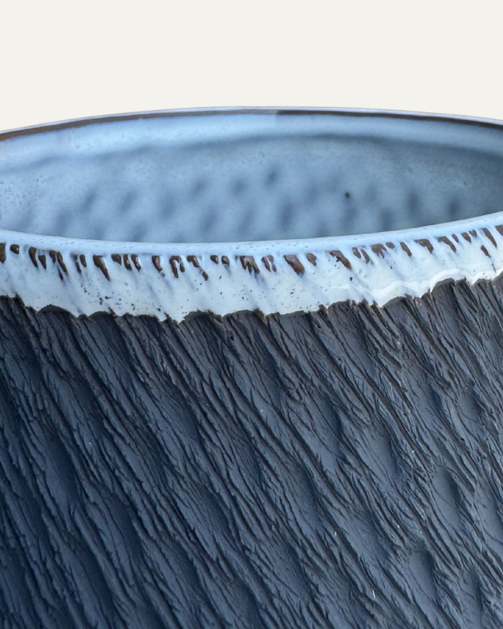 Macetero alargado texturizado - Carbón