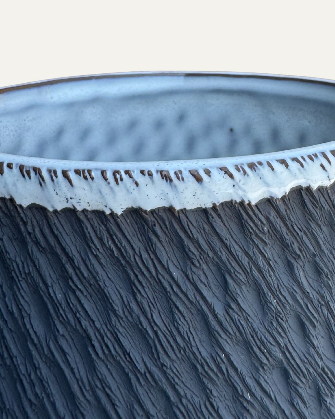 Macetero alargado texturizado - Carbón