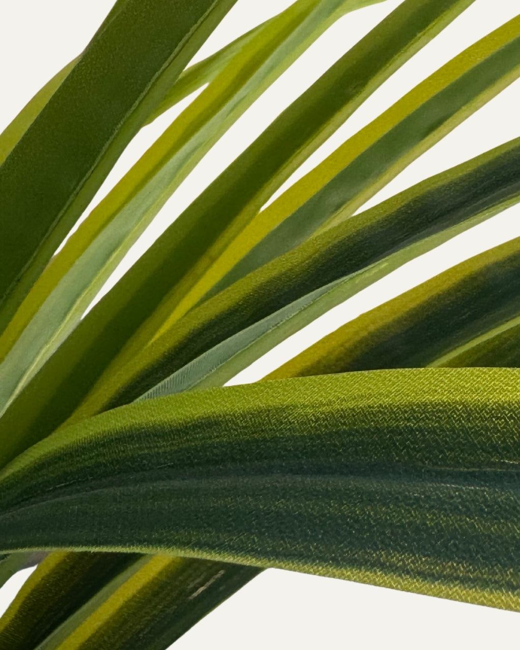 Macetero gris con vetas doradas - Berlin