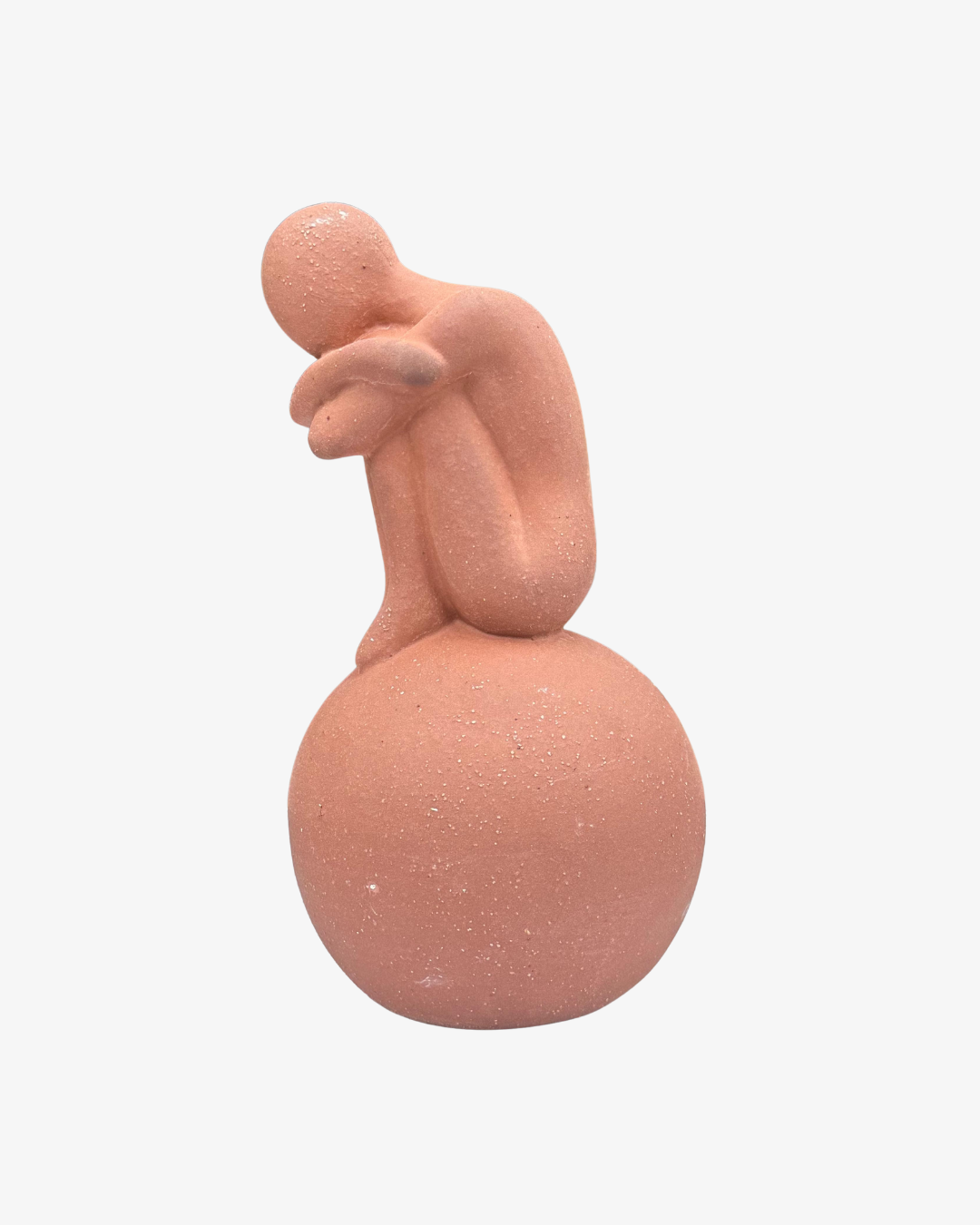 Figura abstracta humana con acabado rústico