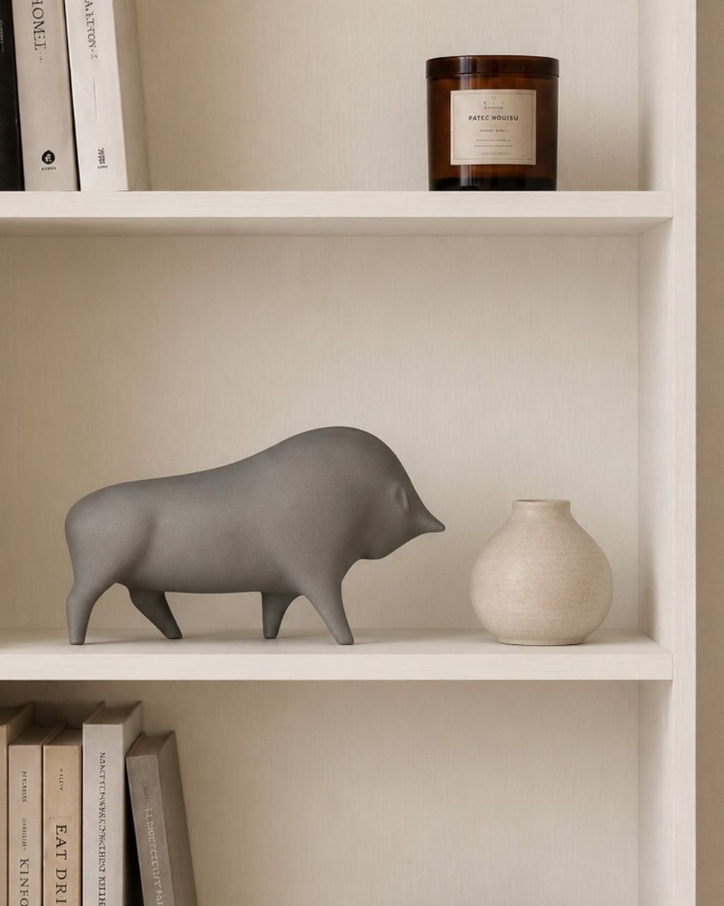 Figura decorativa de cemento, Toro