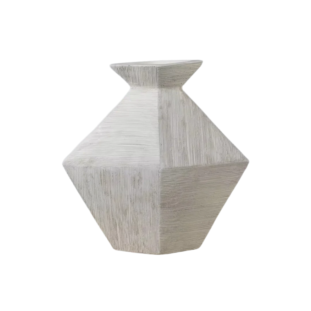 Jarrón de cerámica con forma hexagonal