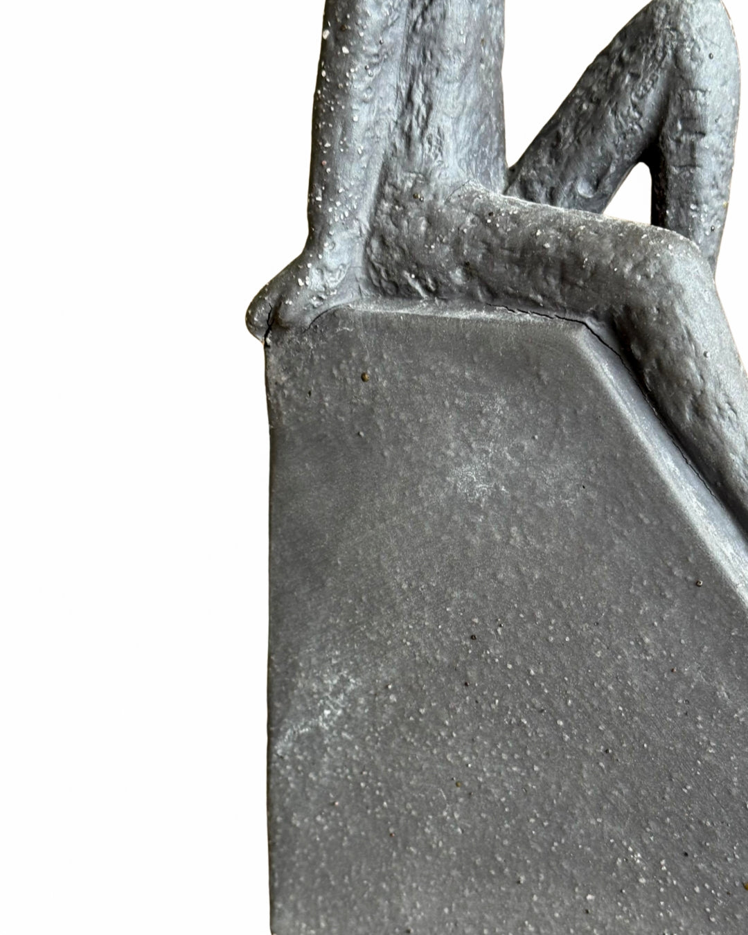 Paus - Escultura de cerámica con acabado rústico