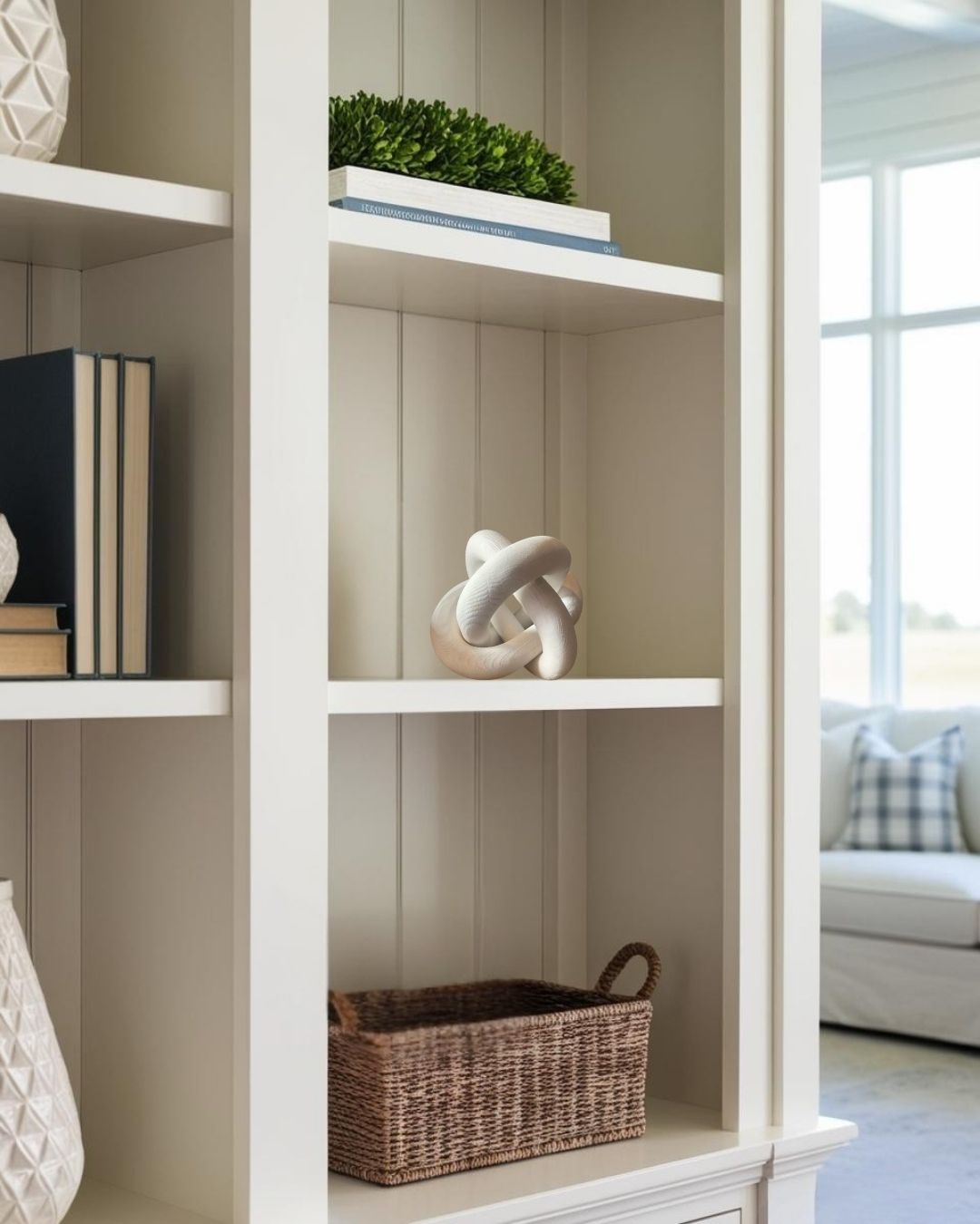 Knot in a home office space