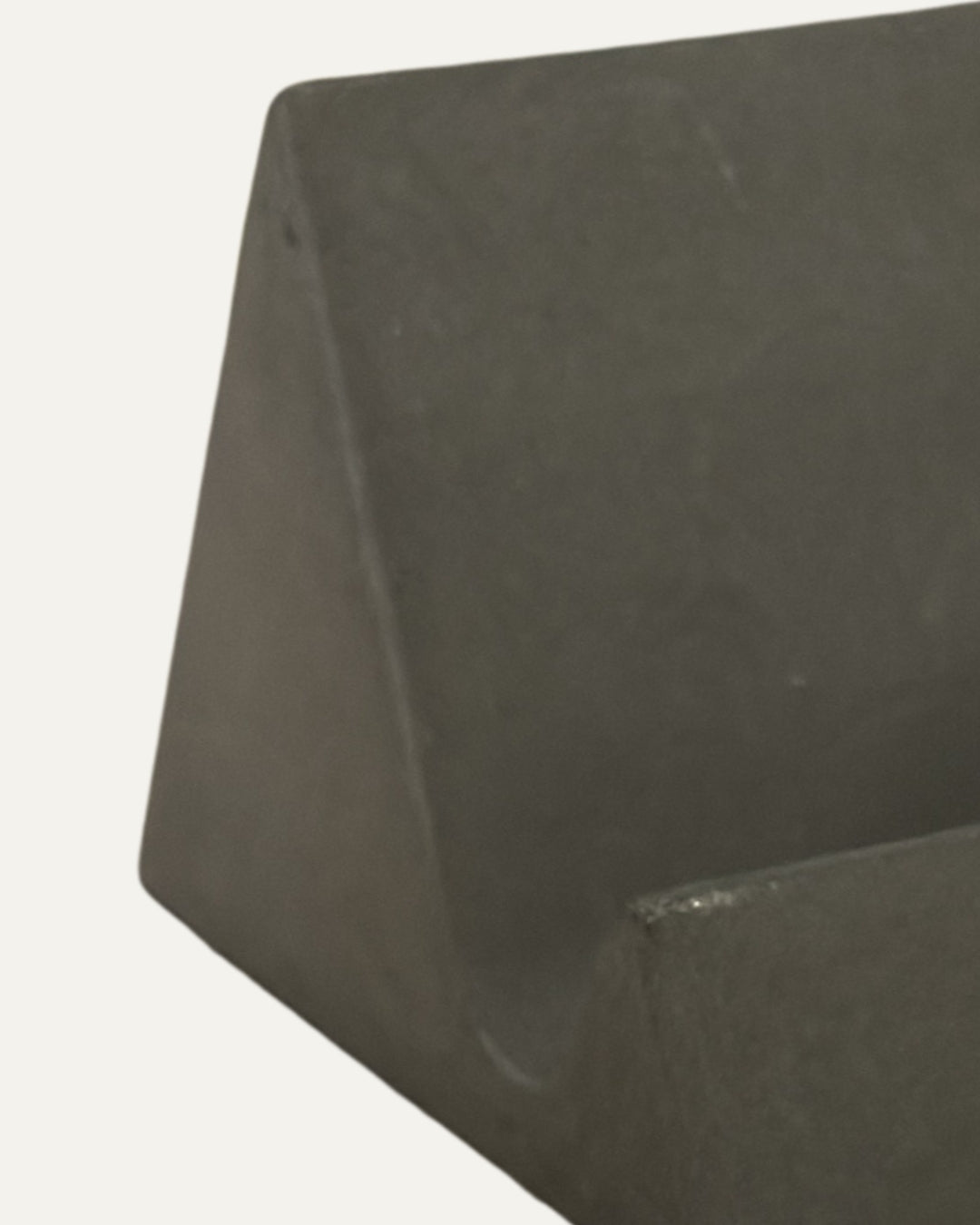Soporte para celular ejecutivo de concreto - Dusserdolf