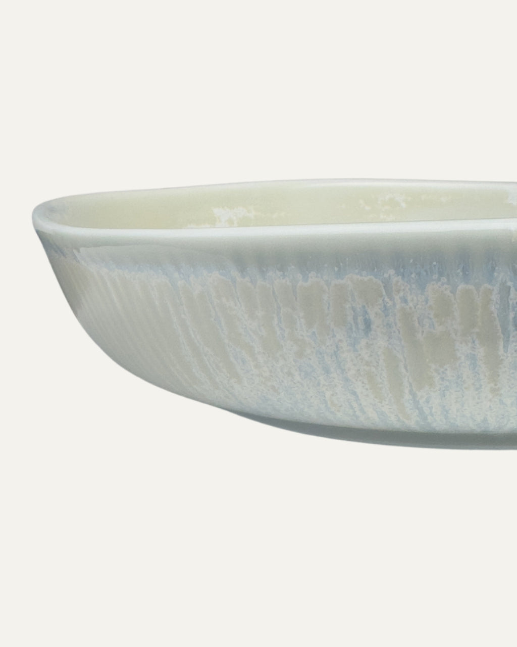 Plato con exterior texturizado - Rifletskal