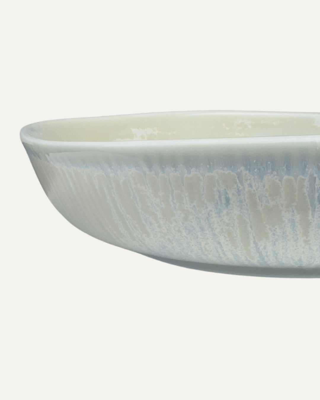 Plato con exterior texturizado - Rifletskal