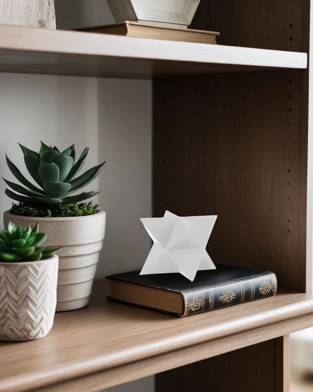 Stella - Faceted Geometric Star Accent