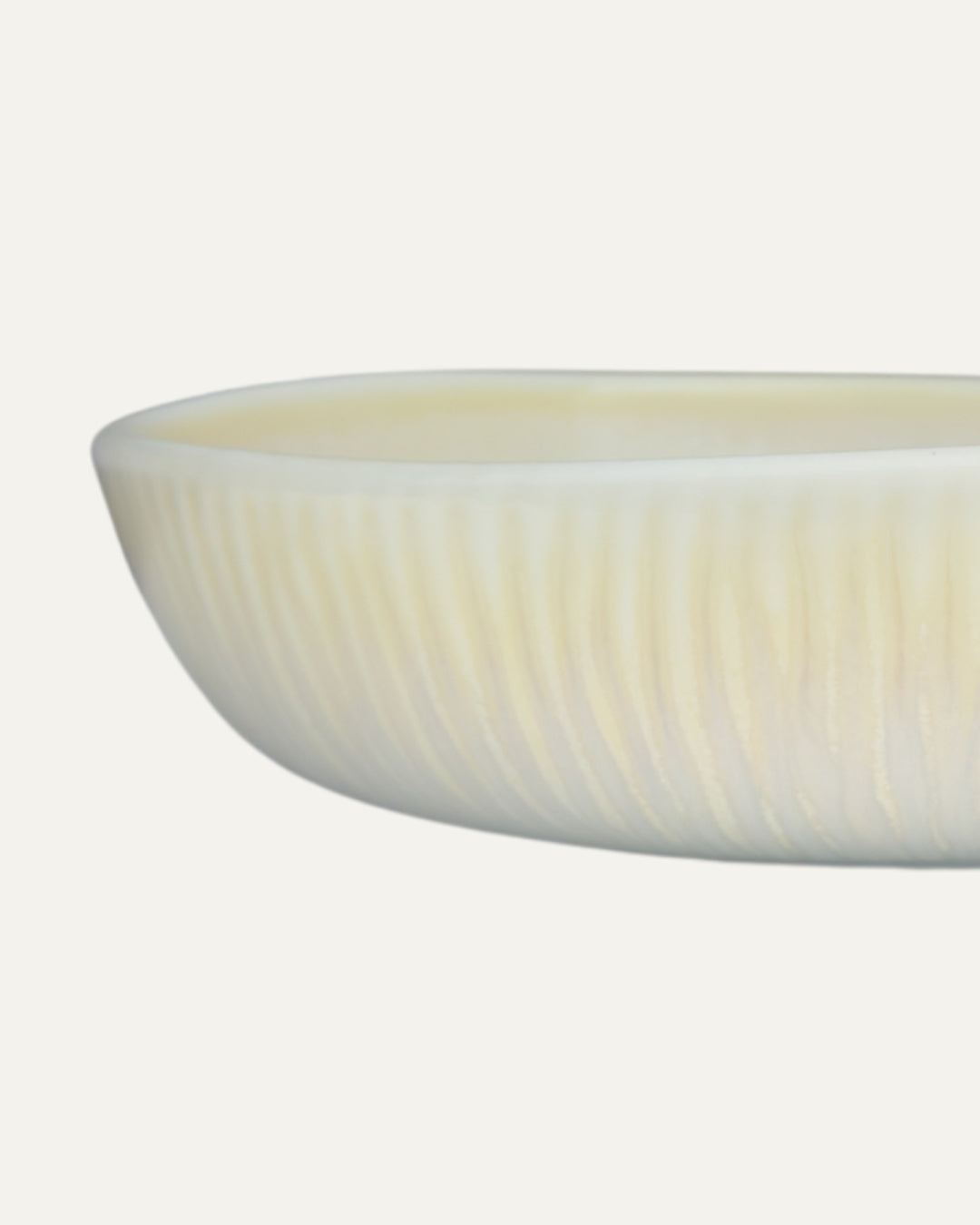 Plato con exterior texturizado - Rifletskal