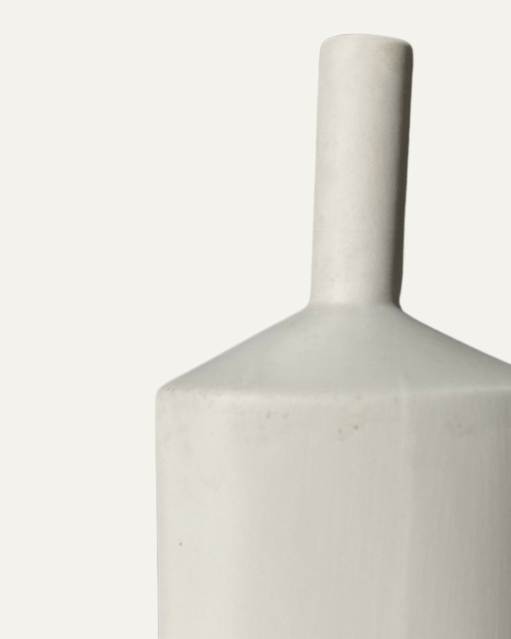 Jarrón tipo botella con ángulos rectos - 34 cm. Hogflaska