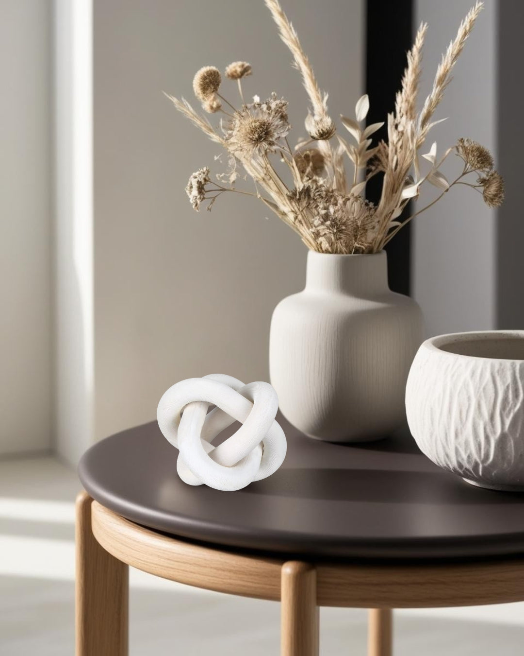 Knot in a home office space