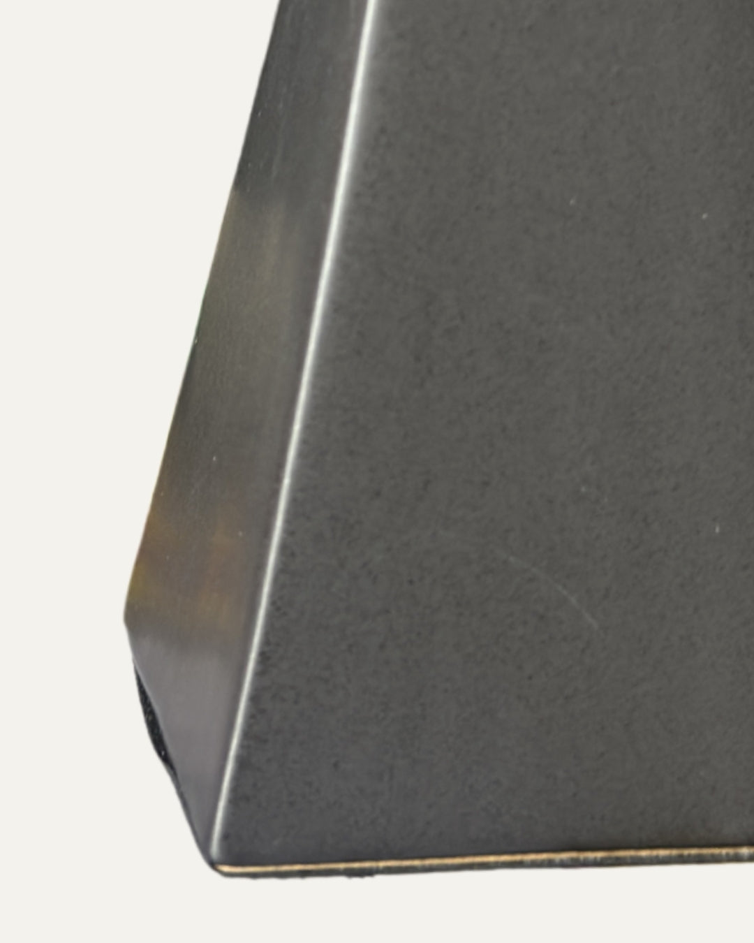 Acento decorativo en forma de pirámide - Guiza