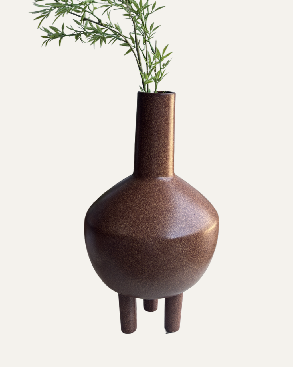 Jarrón escultórico con tres patas Kiwi - 37 cm.