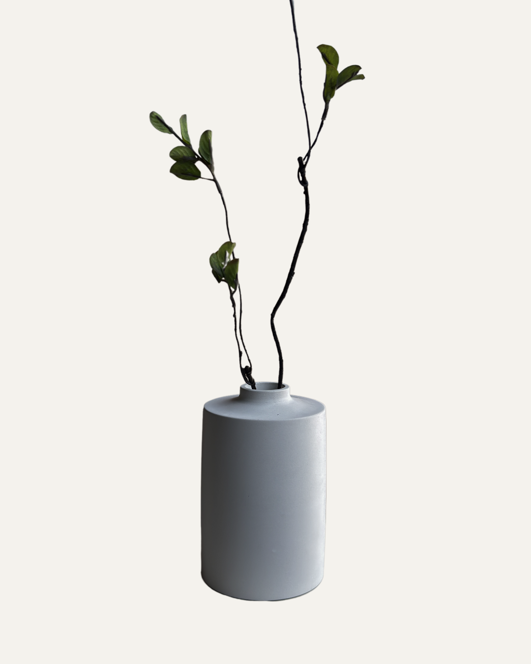 Jarrón compacto de cemento Keg - 14 cm