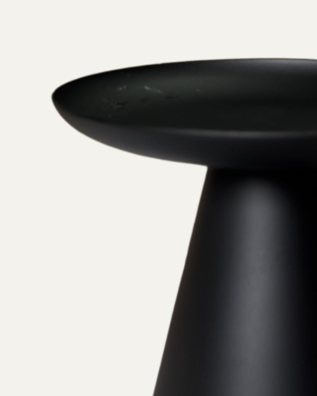 Cono - Portavelas de metal negro