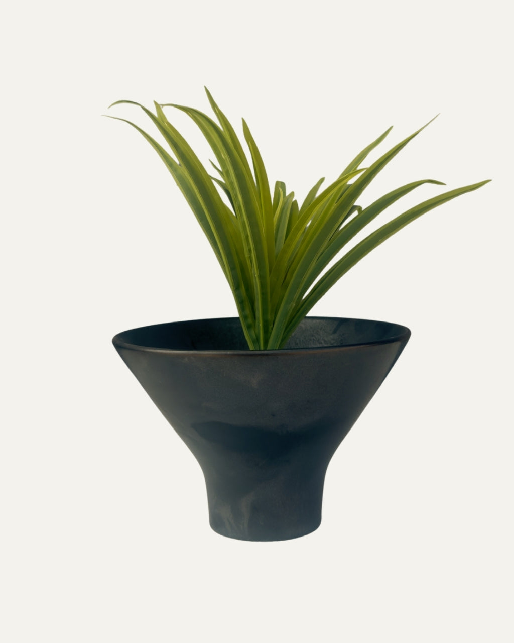 Macetero con silueta tipo copa - Helsinki