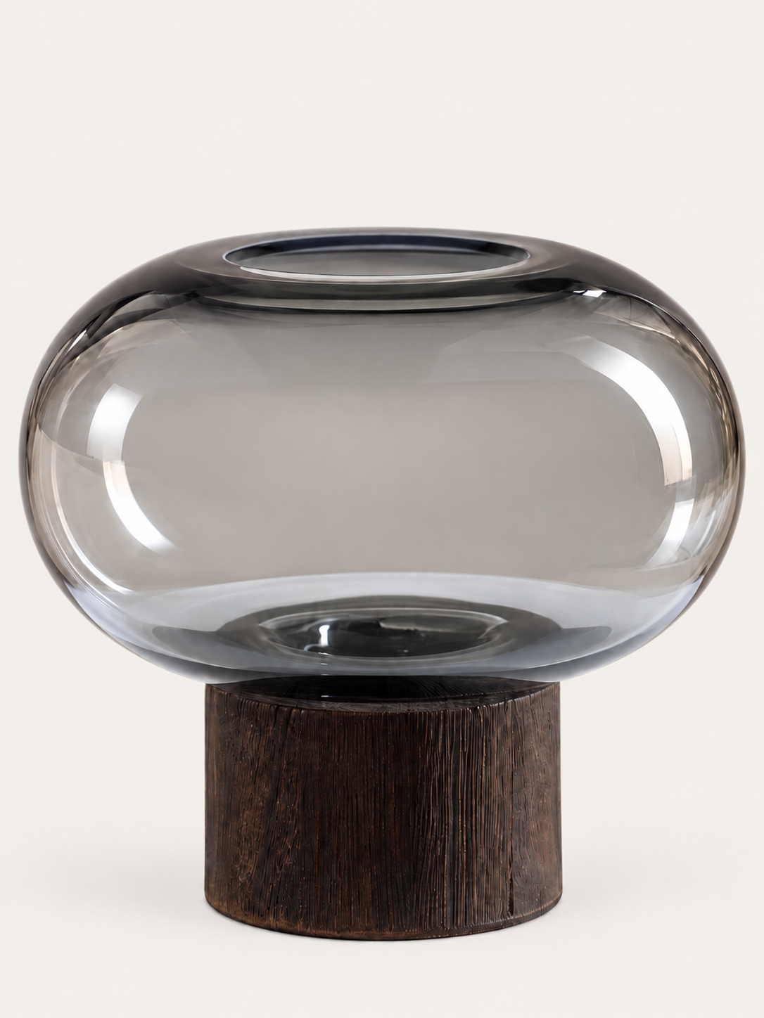 Jarrón de vidrio ahumado con base de madera 14 cm. - Alba