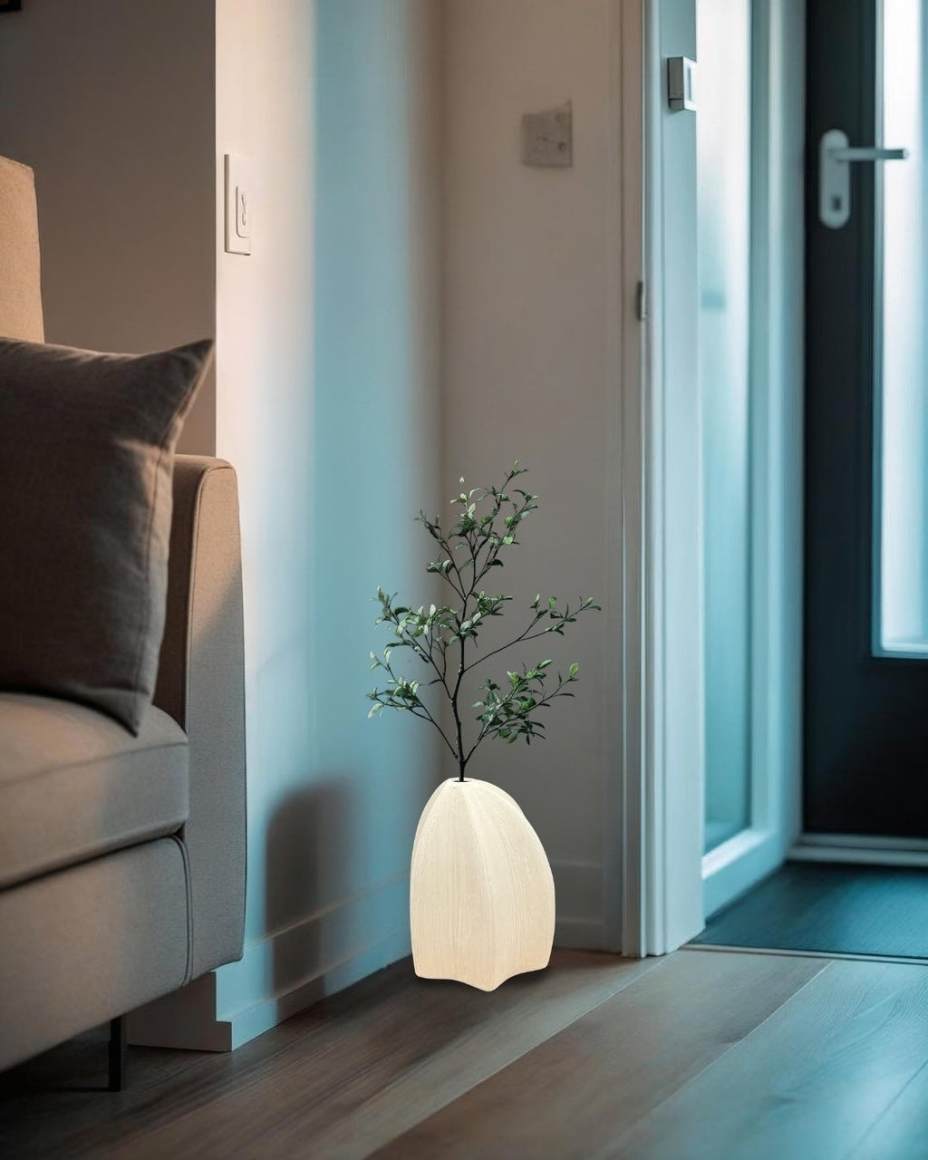 Jarrón de cerámica con pliegues geométricos Finne