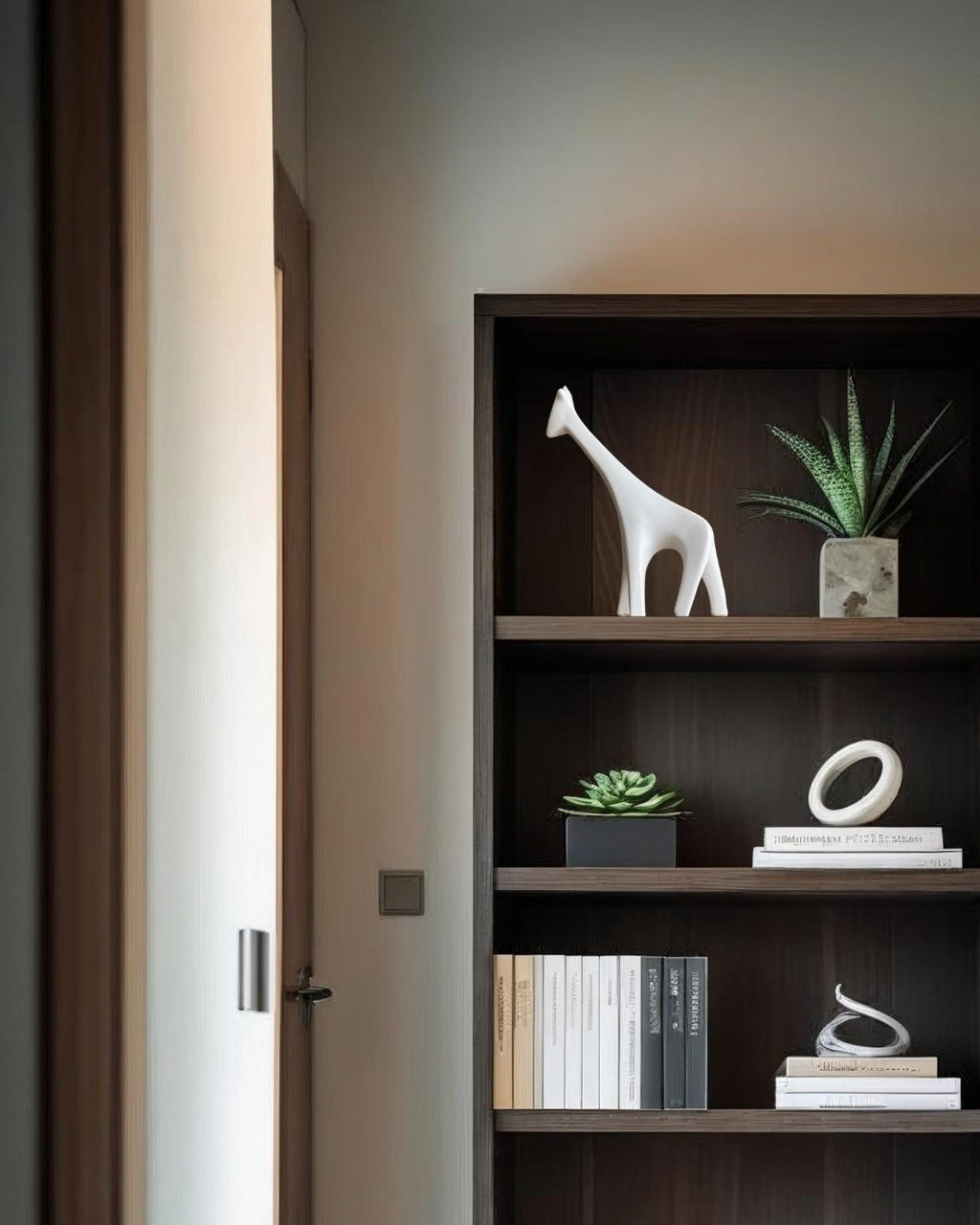 Figura Decorativa de Jirafa Minimalista