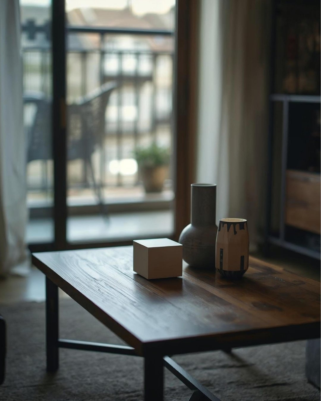 Pieza decorativa en forma de cubo
