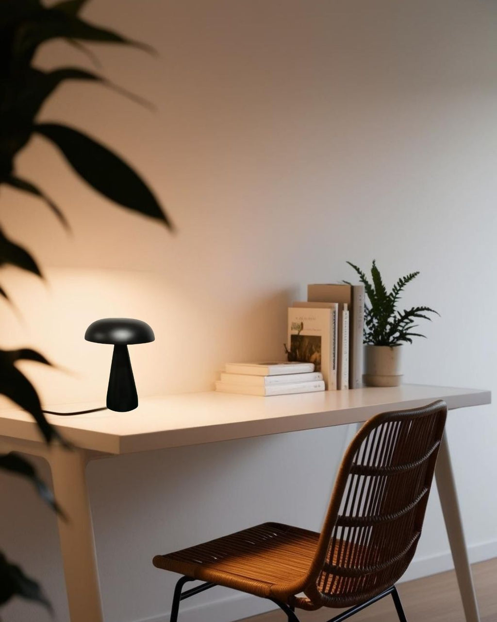 Shiitake - Metal Desk Lamp 8.07"