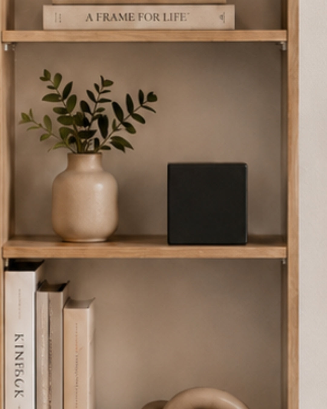 Pieza decorativa en forma de cubo