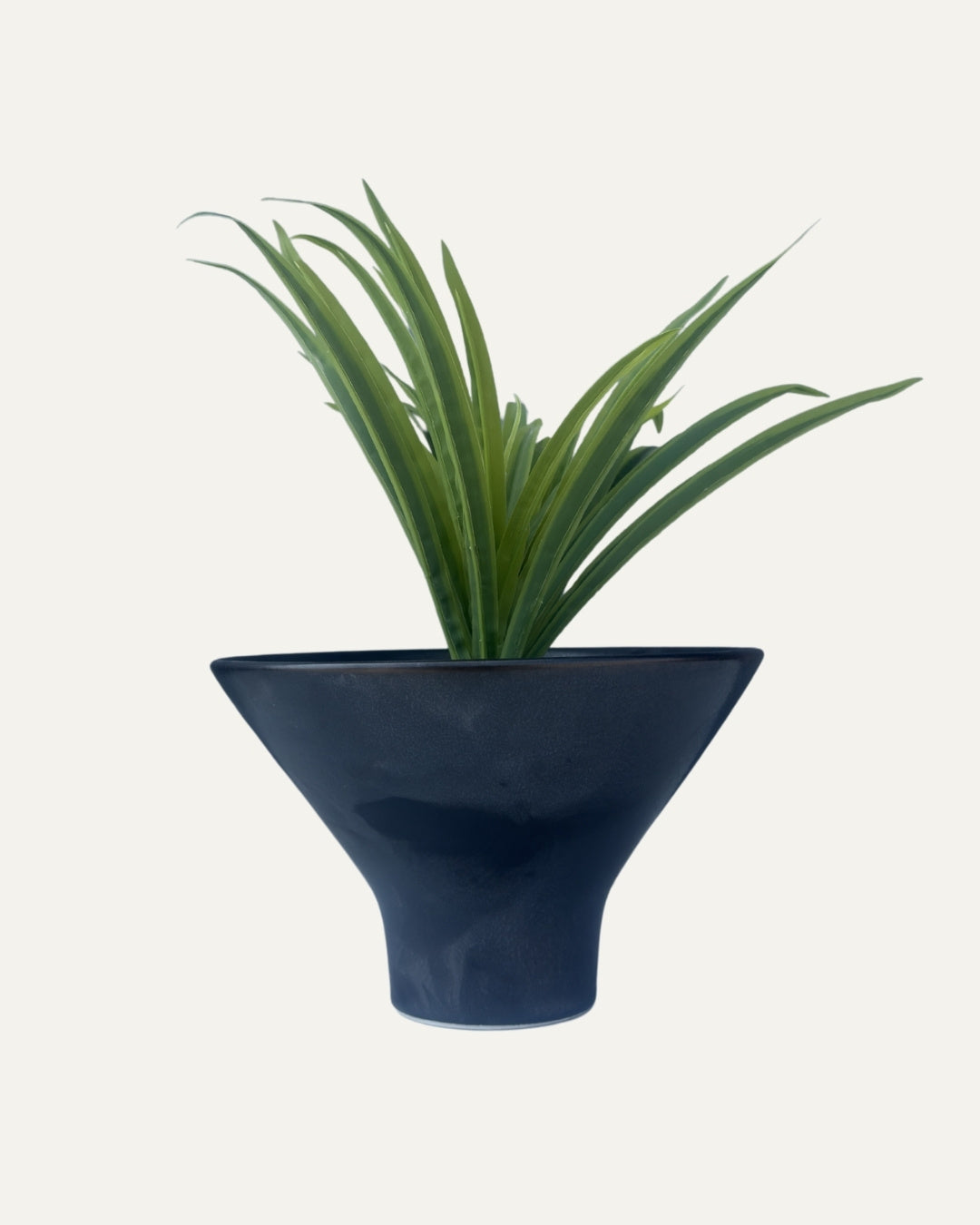 Macetero con silueta tipo copa - Helsinki