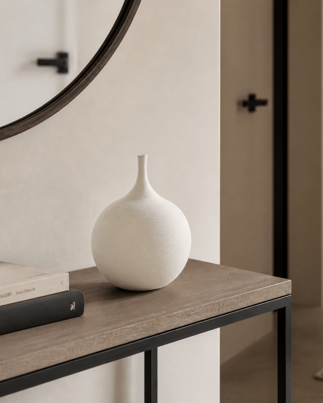 Jarrón blanco de forma esferíca 17 cm. - Globe