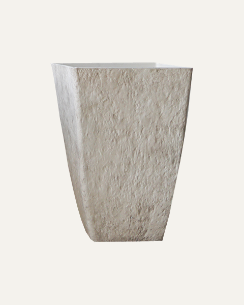 Maceta Pilar CUP012 en blanco retro, vista completa sin planta